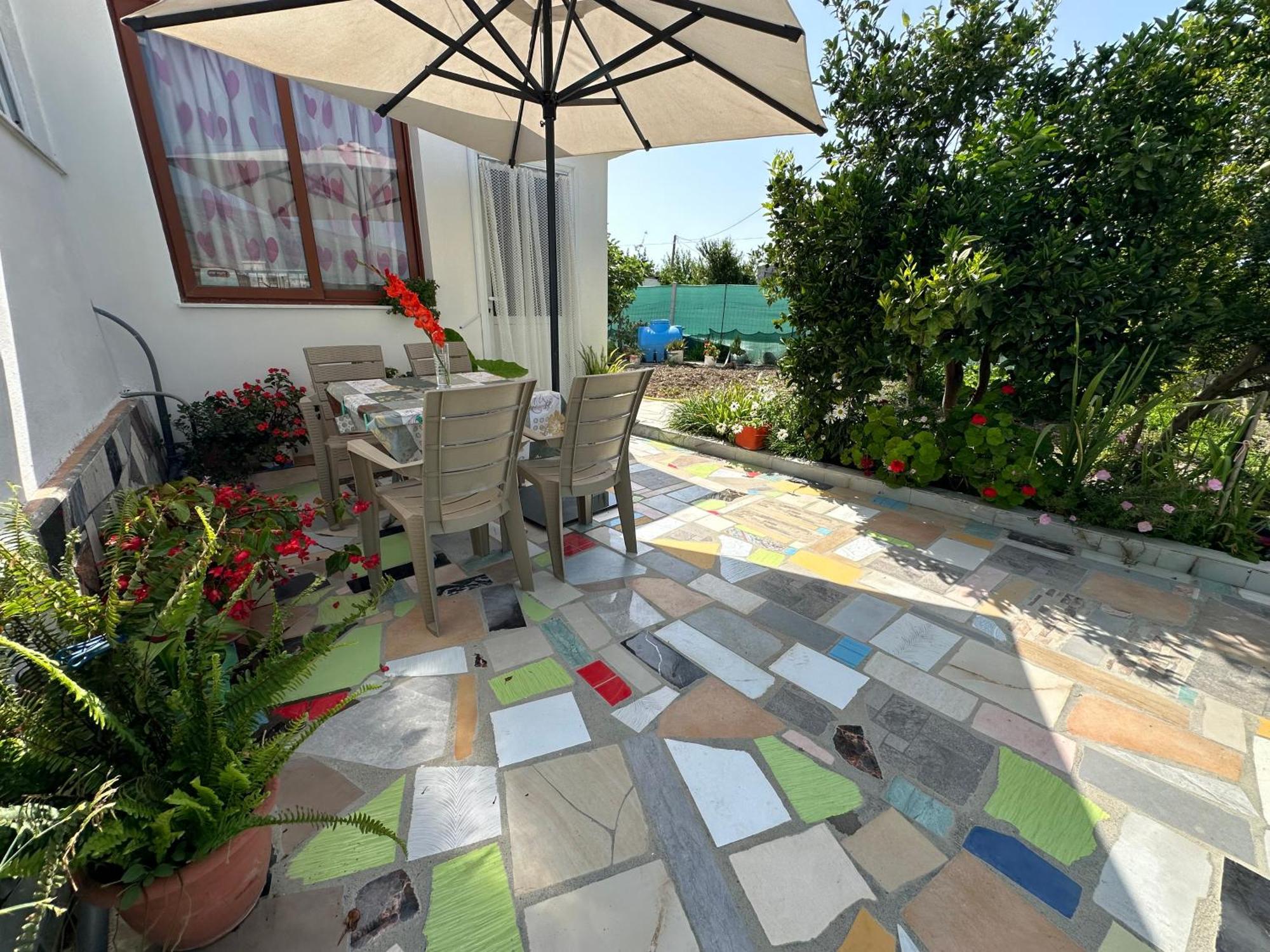 Flower'S Home Orikum Bagian luar foto